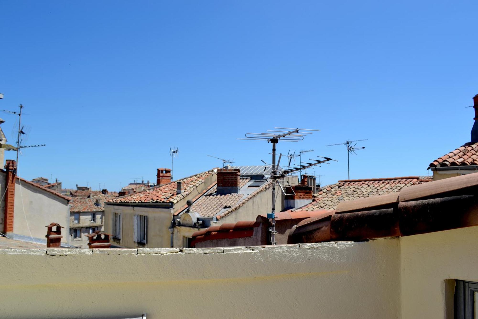 Joli studio avec terrasse, coeur historique - protocole sanitaire strict Montpellier Extérieur photo